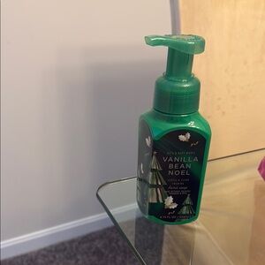 Bath & Body Works Vanilla Bean Noel Foaming Hand Soap - Never Opened/Never Used